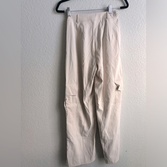 Pretty little thing high waisted buckle cargo wide pants cream beige size 4 Y2k - Picture 6 of 6